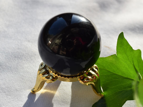 黒水晶(モリオン) 丸玉 ３０ミリ 台付 [チベット産 高品質 Aグレード